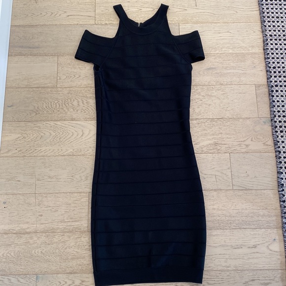 French Connection Size 6 Black cocktail dress. Form fitting. - Picture 3 of 4
